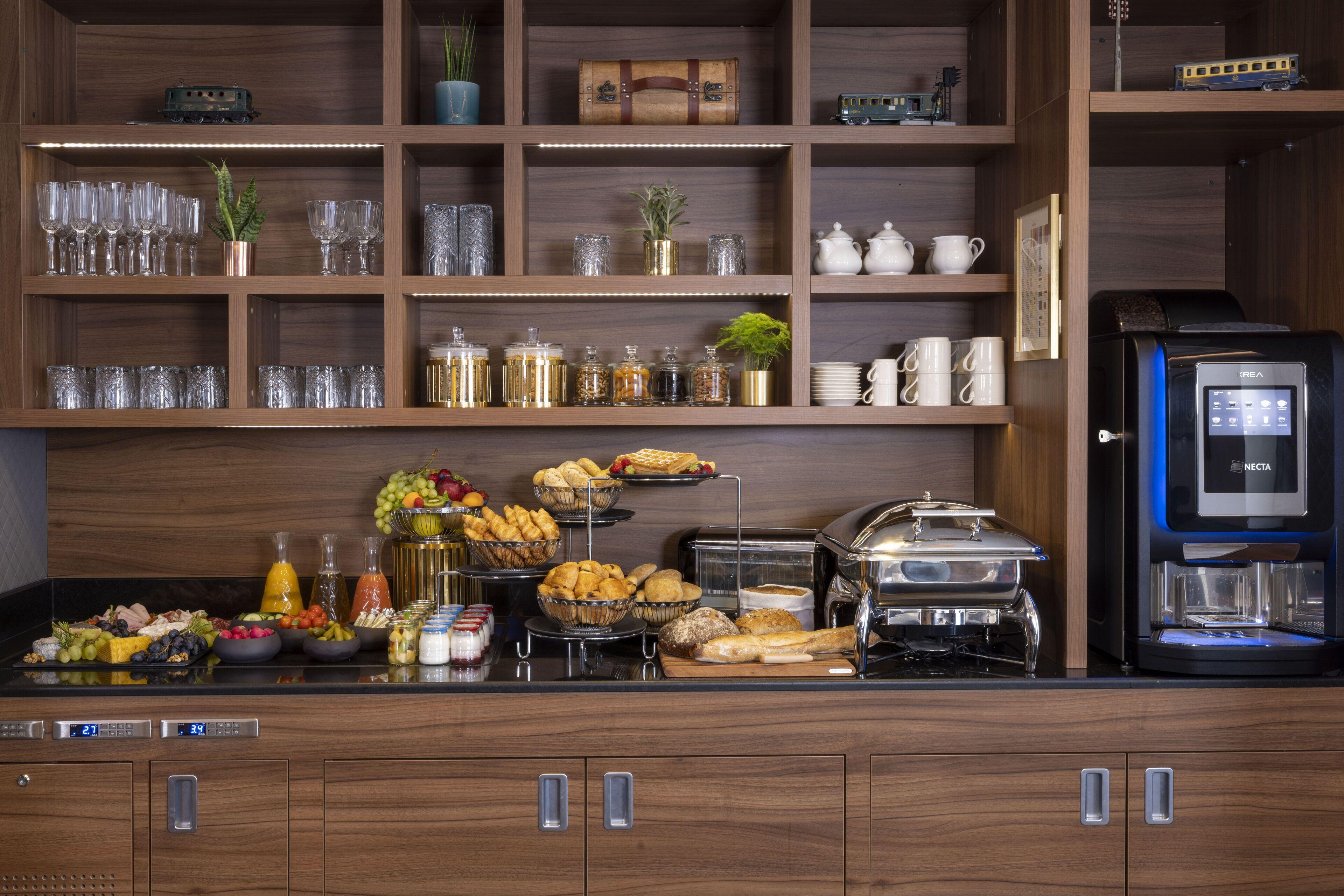 Hotel Whistler - Gare Du Nord 4*